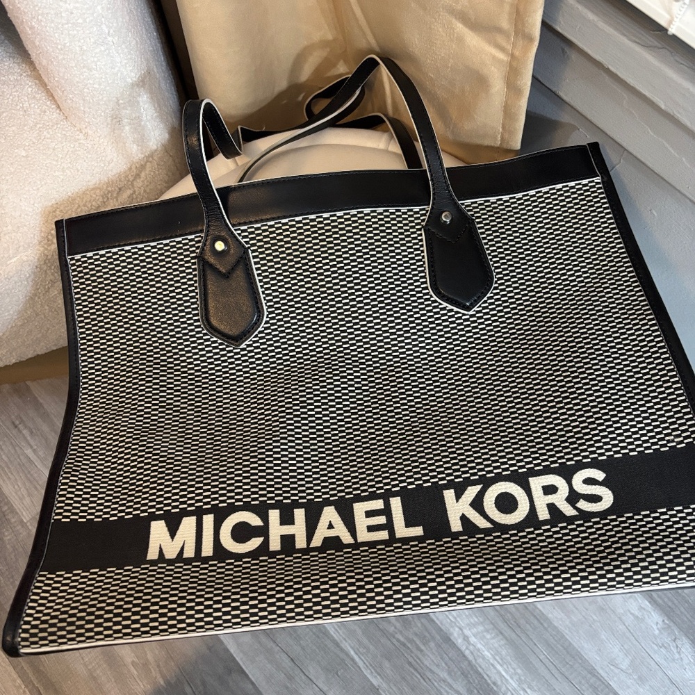 MICHEAL KORS BAG